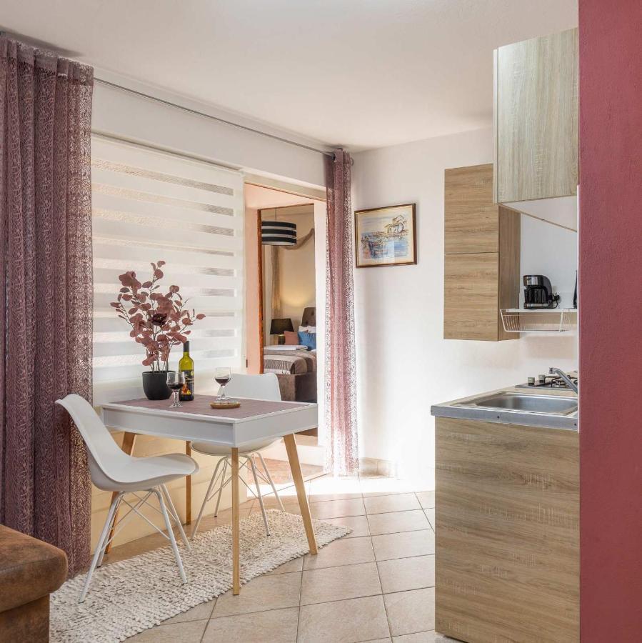Bougainvillea--Apartment By The Sea ستون المظهر الخارجي الصورة